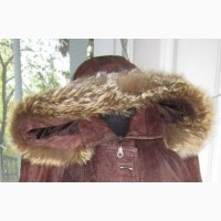Женская кожаная куртка с капюшоном. Германия. Лот 581