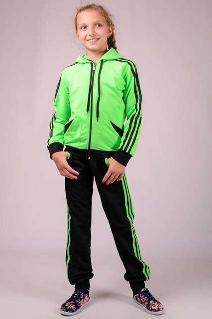 Фото 2. Детский спортивный костюм от украинского производителя