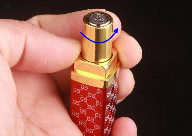 Фото 3. Спиральная USB зажигалка в виде губной помады