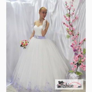 Свадебное платье модель Дарина с вышивкой в Украинском стиле