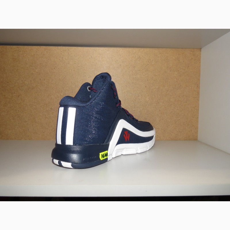 Фото 3. Баскетбольные кроссовки Adidas j wall 2