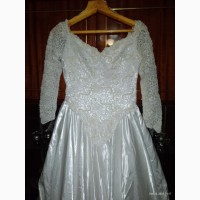 Продам белое свадебное платье -атлас. вышивка