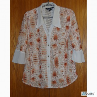 Трикотажная блузка с бежевым цветочным принтом. Размер 52 производство Китай