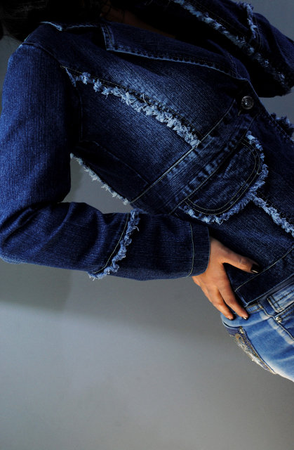 Стильный и элегантный женский джинсовый пиджачок