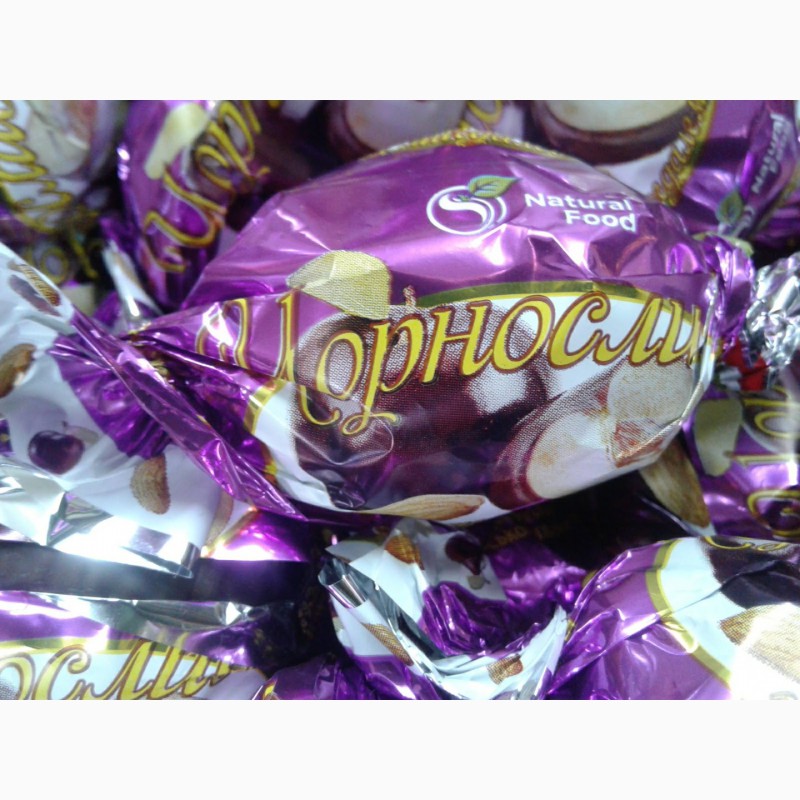 Фото 5. Груша в шоколаде, шоколадные конфеты в ассортименте