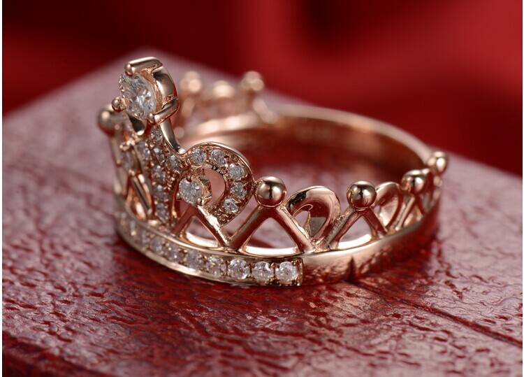 Фото 3. Золотое кольцо корона