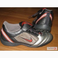 Классные бутсы-сороконожки (бампы) Nike (оригинал), размер 42 (26 см)
