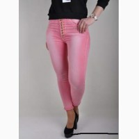 Укороченые модные стильные джинсы.розовые