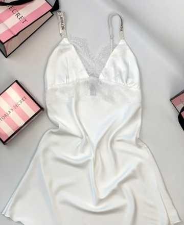 Атласный белый пеньюар ночнушка с кружевом Victoria s Secret