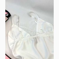 Атласный белый пеньюар ночнушка с кружевом Victoria s Secret